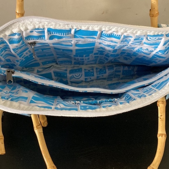 Hurley Bamboo Handles Blue And White Purse - Picture 4 of 7